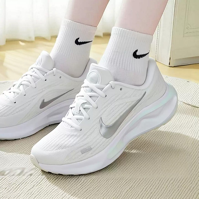 NIKE Women's New Style JOURNEY - огляд і ціна Women Shoes Running Nike